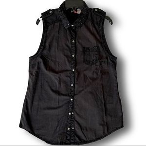 Black Sleeveless Shirt